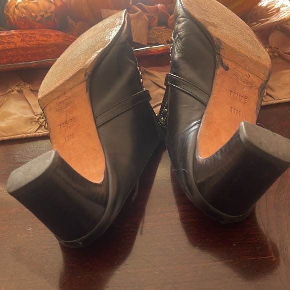 Brighton TEMPE Western mule leather studs mules size 11 - Picture 4 of 6